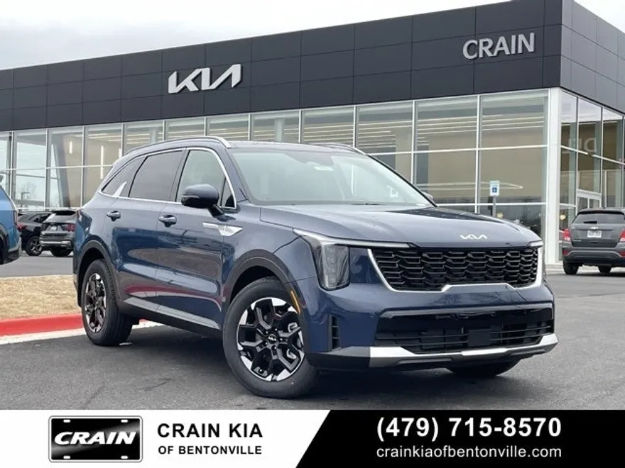 2025 Kia Sorento S photo 1