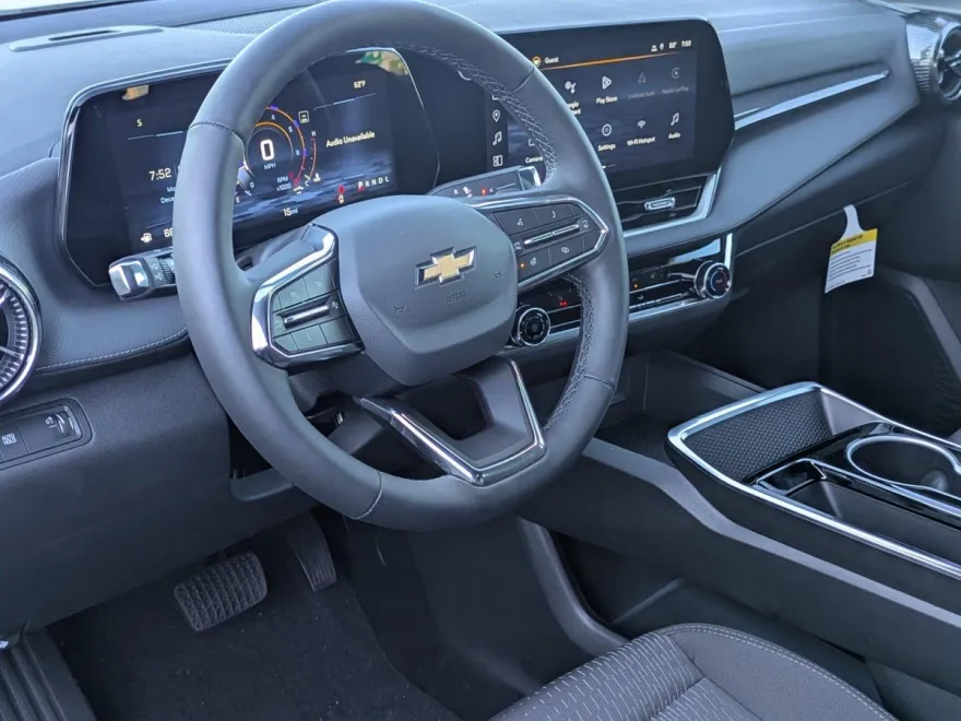 2025 Chevrolet Equinox LT photo 1