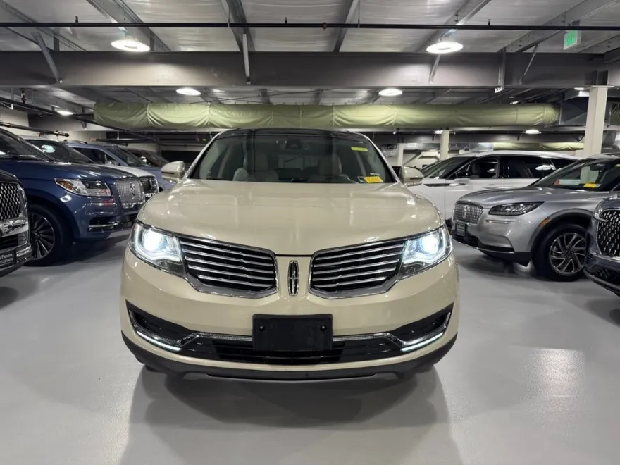 2016 Lincoln MKX Reserve photo 1