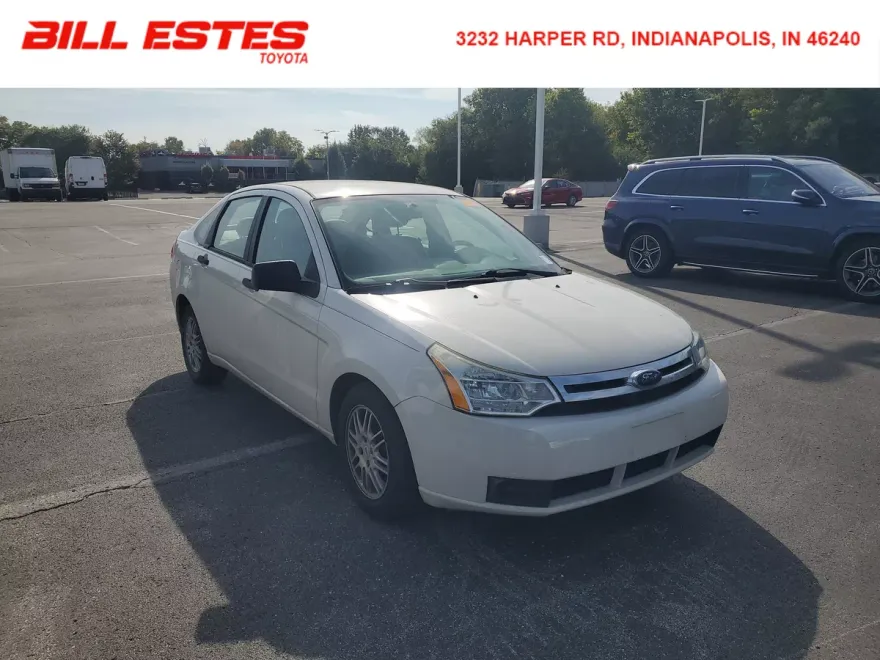 2010 Ford Focus Sedan photo 1
