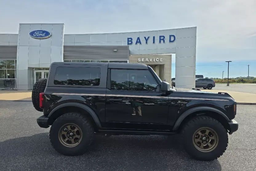 2024 Ford Bronco Black Diamond photo 1