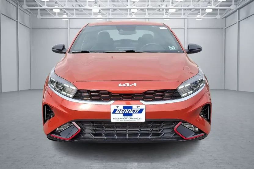 2023 Kia Forte GT-Line photo 1