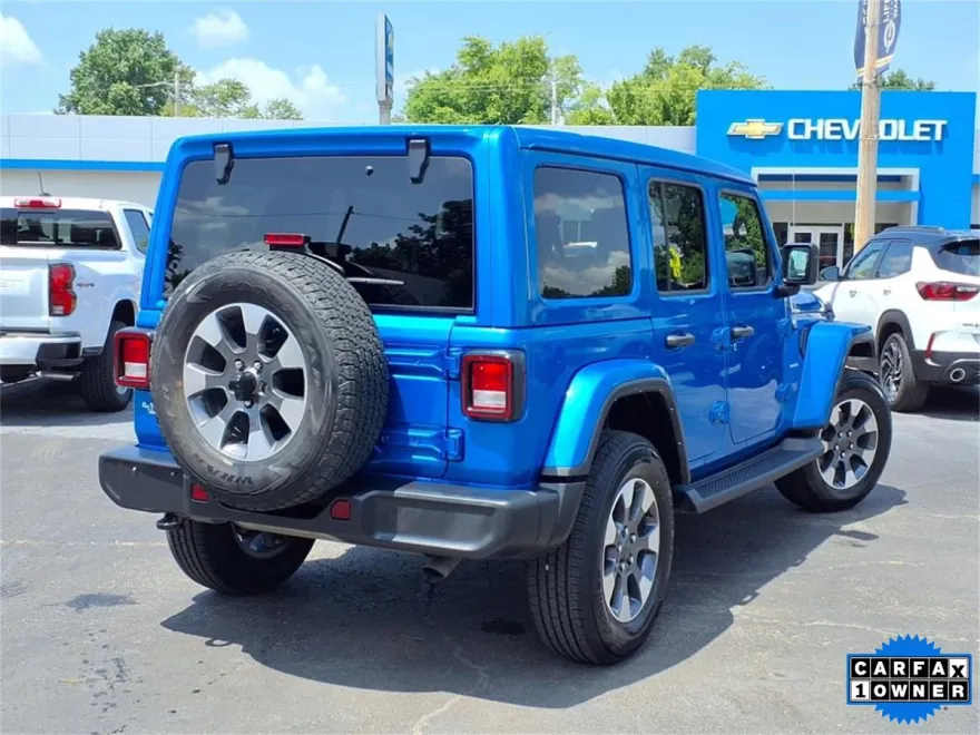 2022 Jeep Wrangler Unlimited Sahara photo 2
