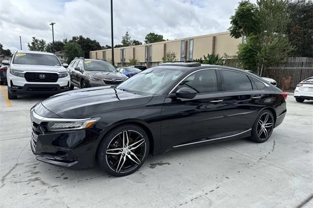 2021 Honda Accord Touring 2.0T photo 1