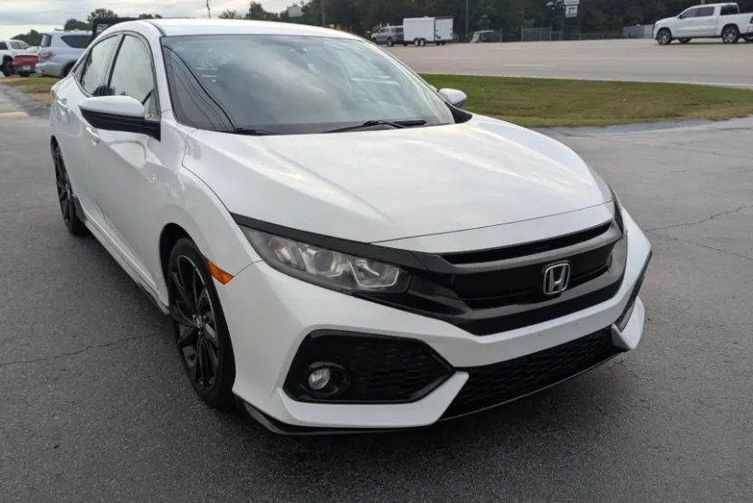 2017 Honda Civic Sport Hatchback photo 1