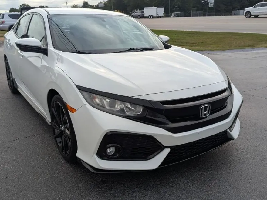2017 Honda Civic Sport Hatchback photo 1