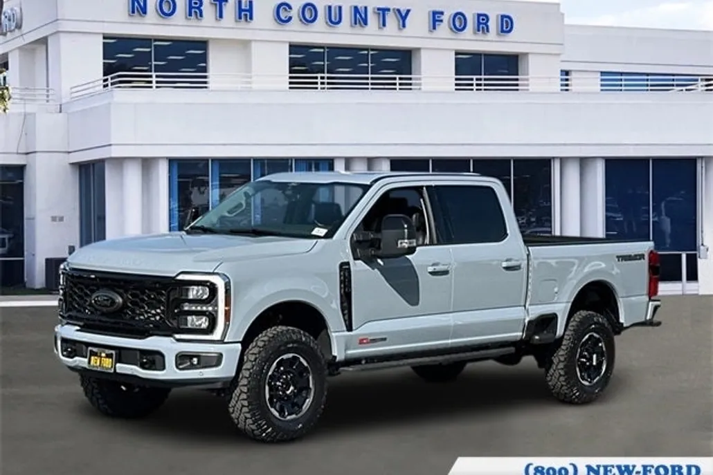 2025 Ford F-250 Lariat photo 1