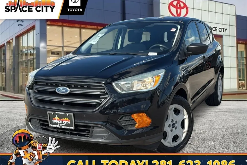 2017 Ford Escape S photo 1