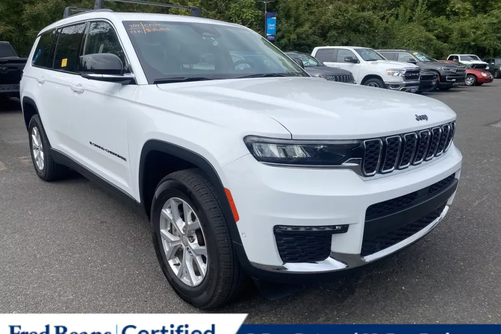2023 Jeep Grand Cherokee Limited photo 1
