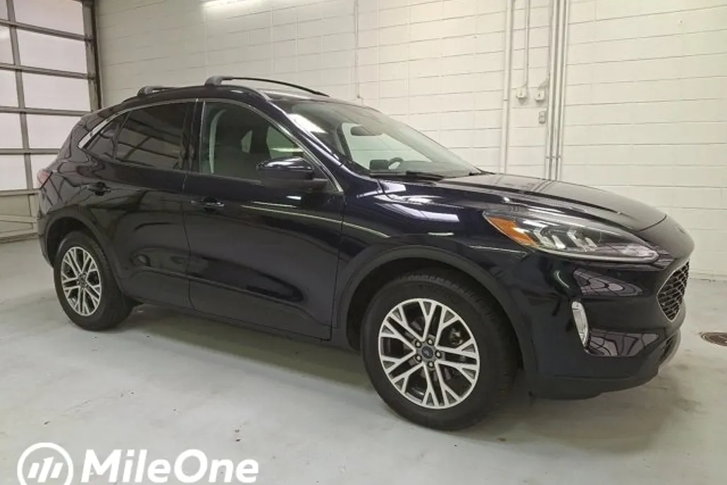 2021 Ford Escape SEL photo 1