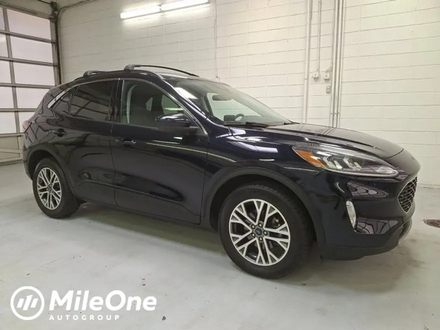 2021 Ford Escape SEL photo 1