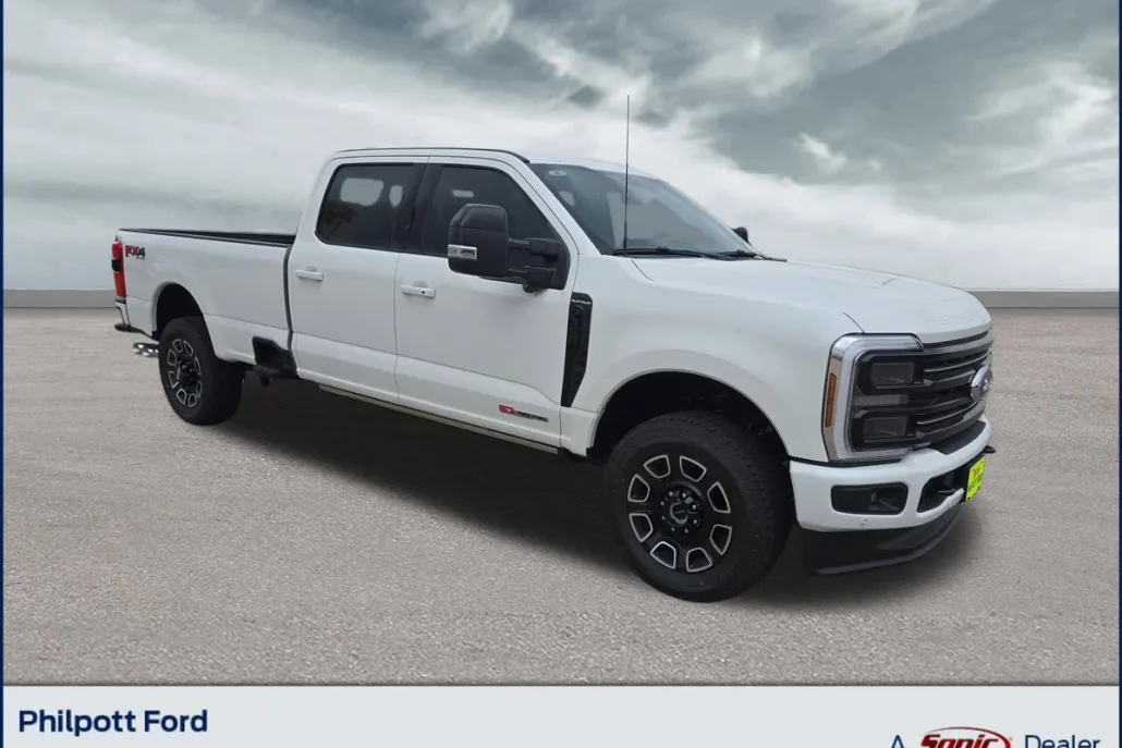 2025 Ford F-350 Platinum photo 1