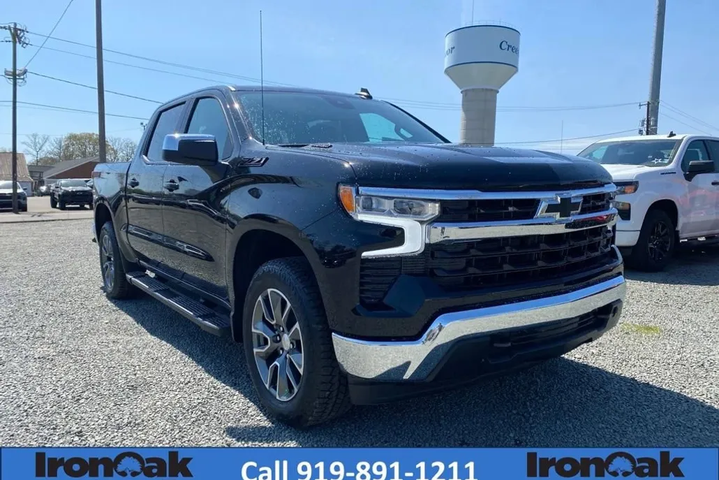 2025 Chevrolet Silverado 1500 LT photo 1