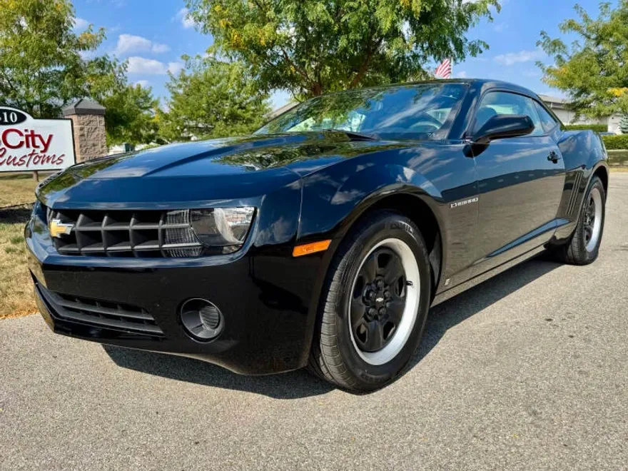2010 Chevrolet Camaro LS Coupe photo 1