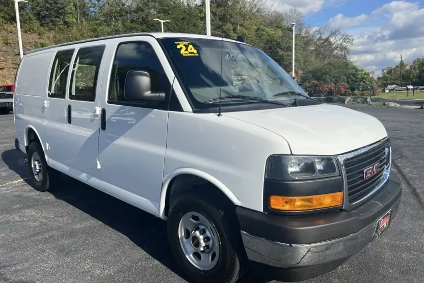 2024 Gmc Savana Cargo 2500 photo 1
