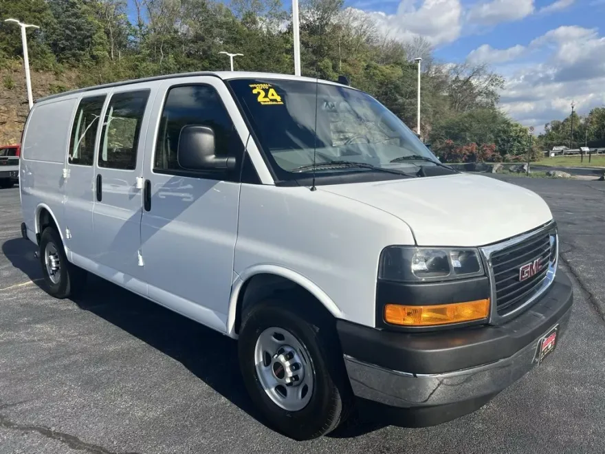 2024 Gmc Savana Cargo 2500 photo 1