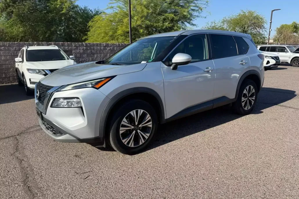 2023 Nissan Rogue SV photo 1