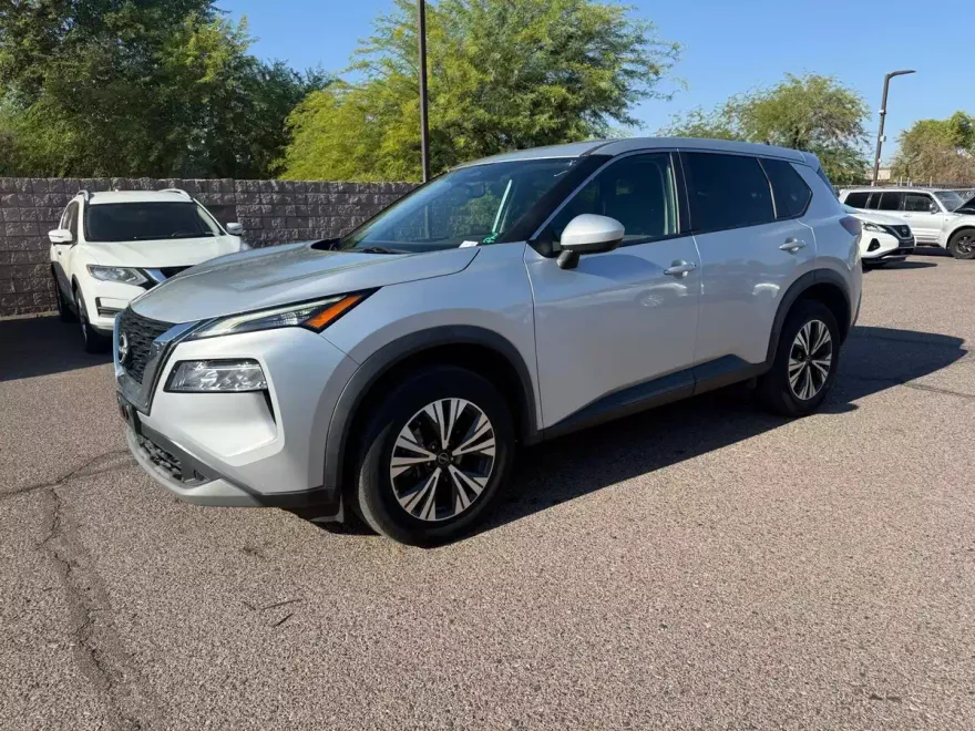2023 Nissan Rogue SV photo 1
