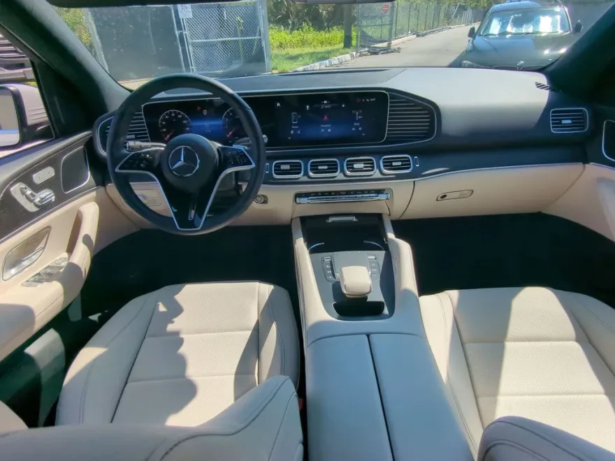2024 Mercedes Benz GLE 4MATIC photo 1