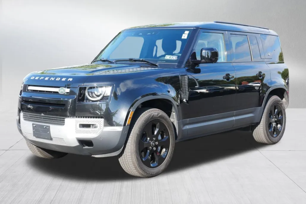 2023 Land Rover Defender SE photo 1