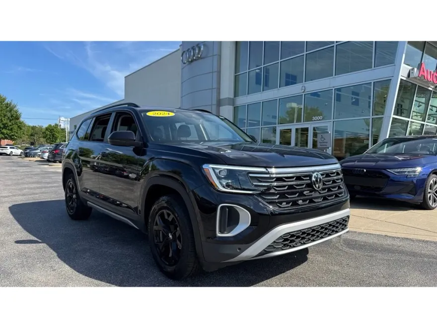 2024 Volkswagen Atlas Peak Edition SE Technology photo 1