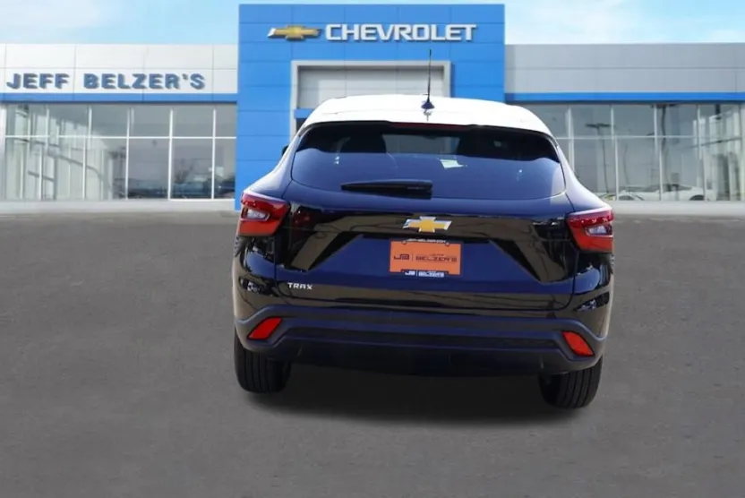 2026 Chevrolet Trax LS photo 1
