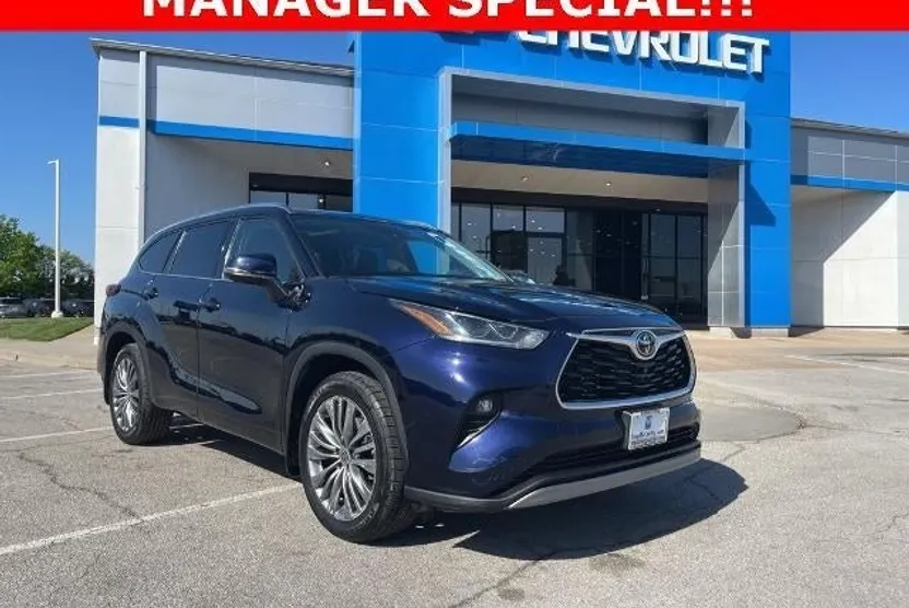 2022 Toyota Highlander Platinum photo 1
