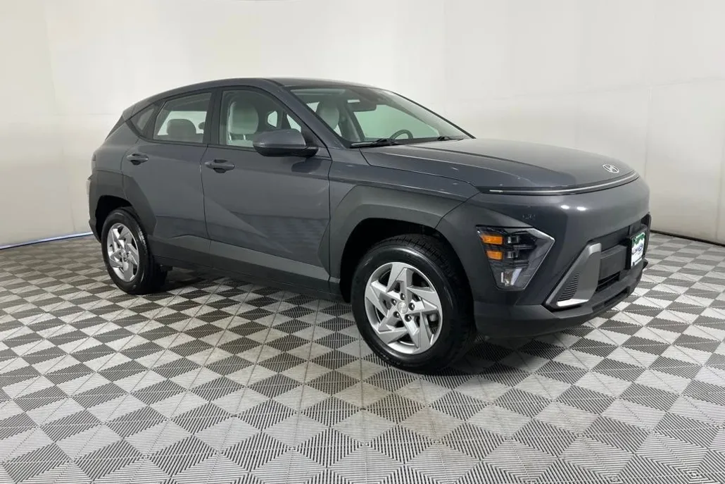 2024 Hyundai Kona SE photo 1
