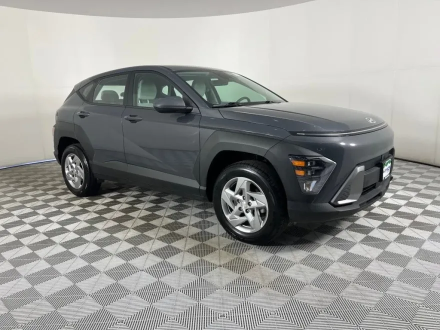 2024 Hyundai Kona SE photo 1