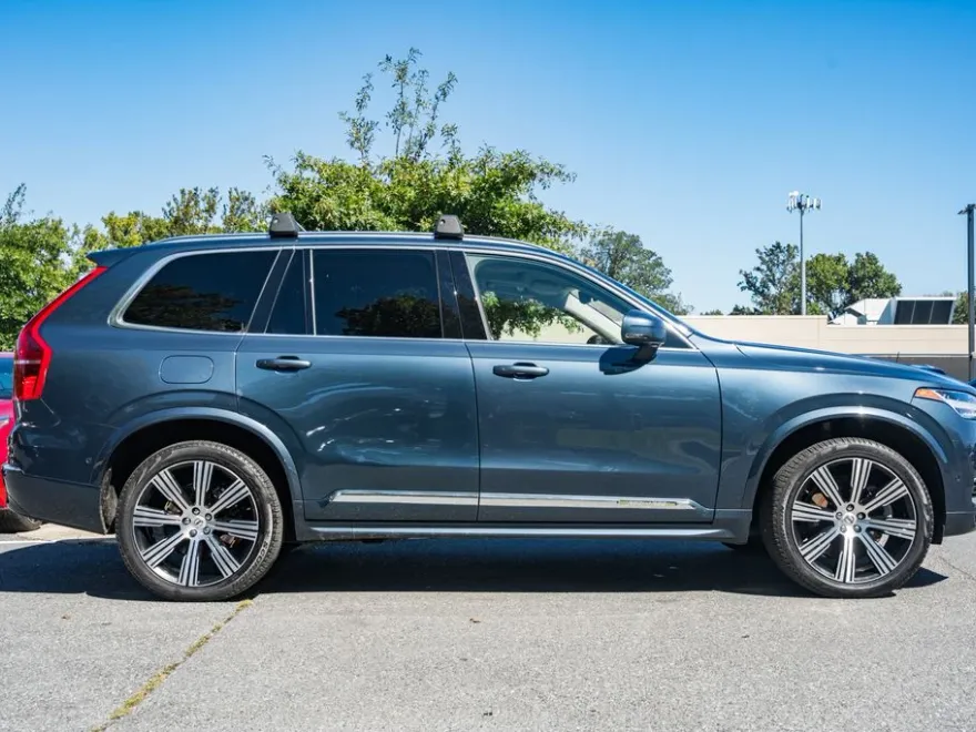 2023 Volvo XC90 Recharge T8 Plus photo 1