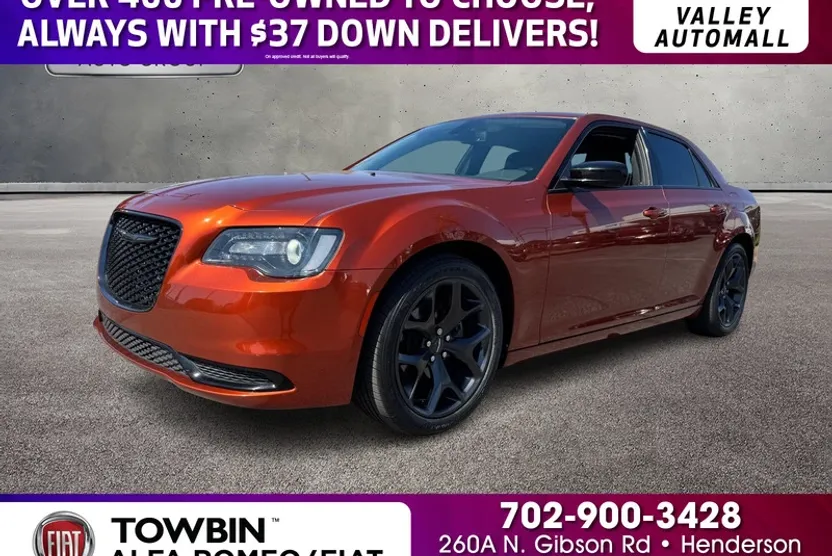 2021 Chrysler 300 Touring photo 1