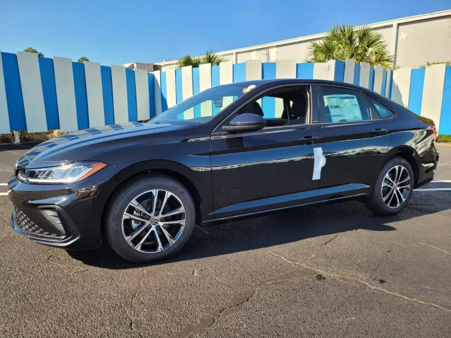 2025 Volkswagen Jetta 1.5T Sport photo 1