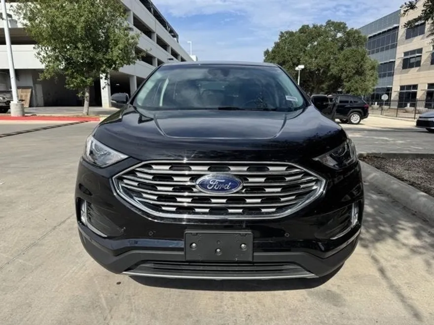 2024 Ford Edge Titanium photo 1