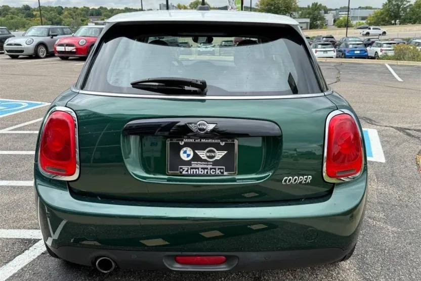 2018 Mini Cooper 4 Door Hardtop photo 1