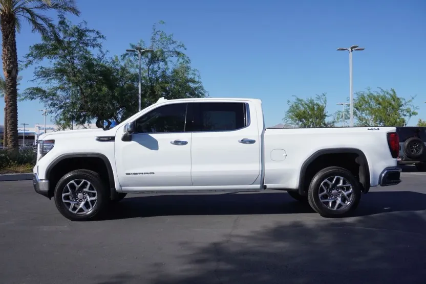 2022 Gmc Sierra 1500 SLT photo 1
