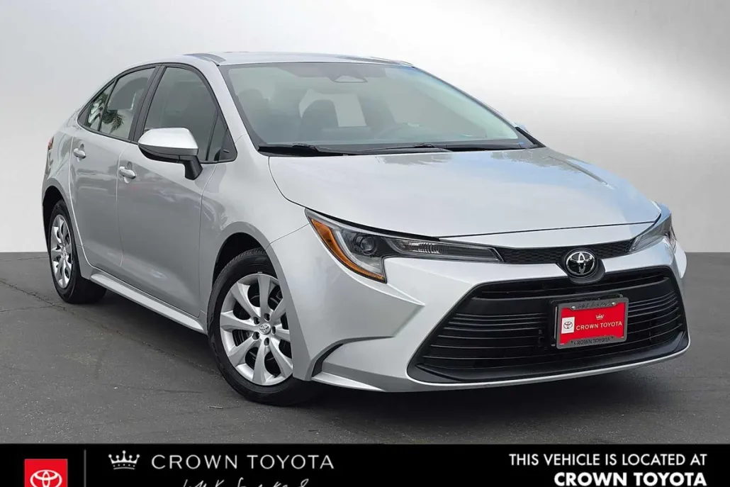 2024 Toyota Corolla LE photo 1