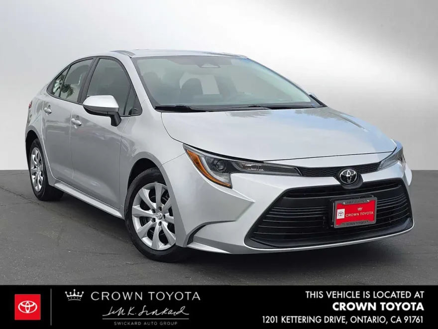 2024 Toyota Corolla LE photo 1