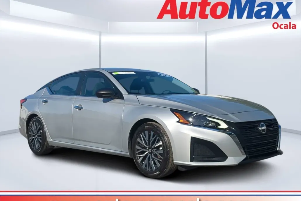 2024 Nissan Altima 2.5 SV photo 1