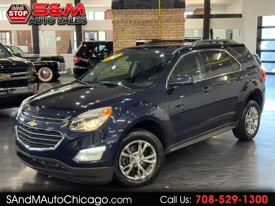 2017 Chevrolet Equinox LT photo 1
