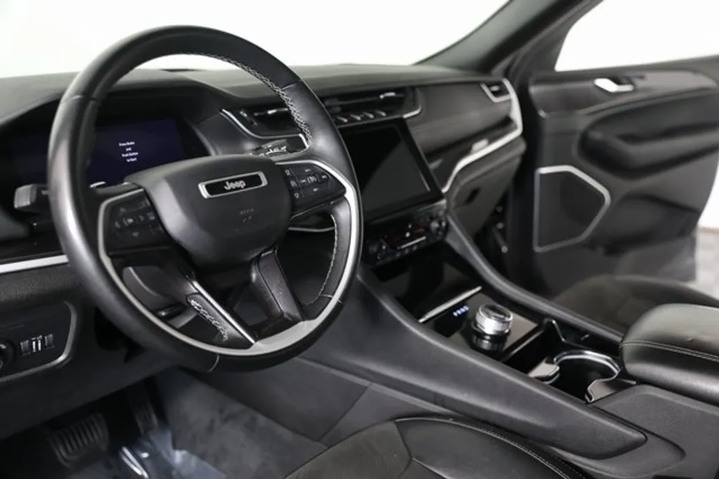 2022 Jeep Grand Cherokee Altitude photo 1