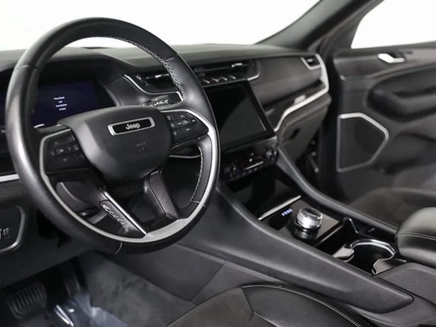 2022 Jeep Grand Cherokee Altitude photo 1