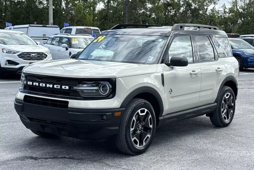 2024 Ford Bronco Sport Outer Banks photo 1