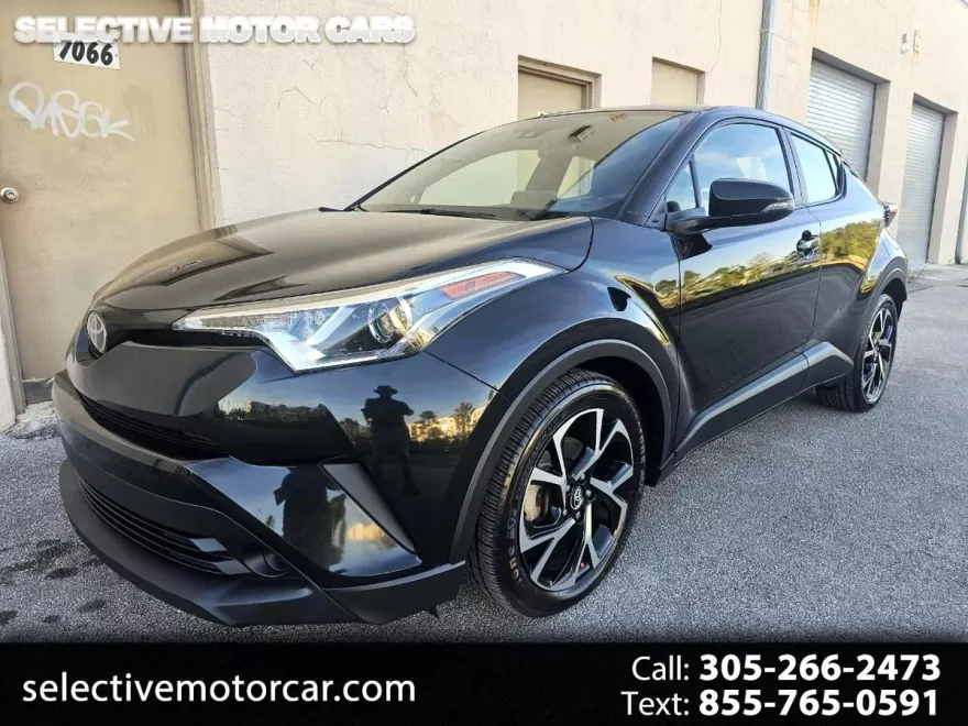 2019 Toyota C-HR Limited photo 1
