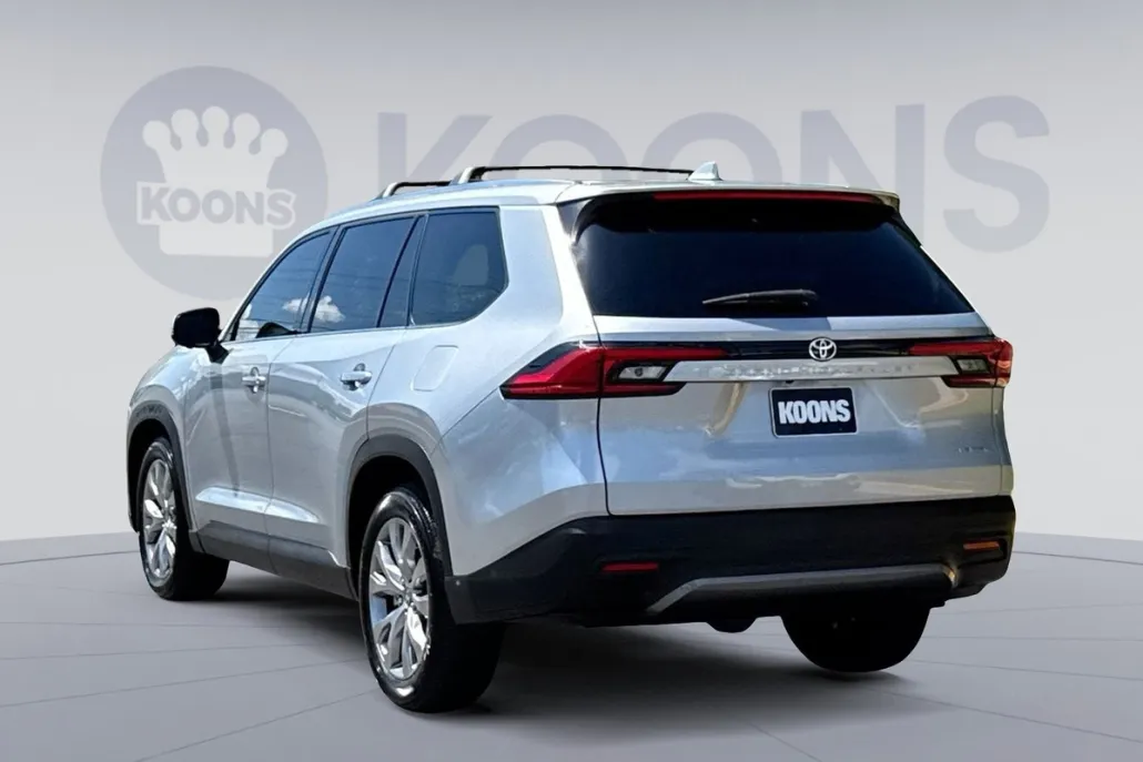 2024 Toyota Grand Highlander Limited photo 1