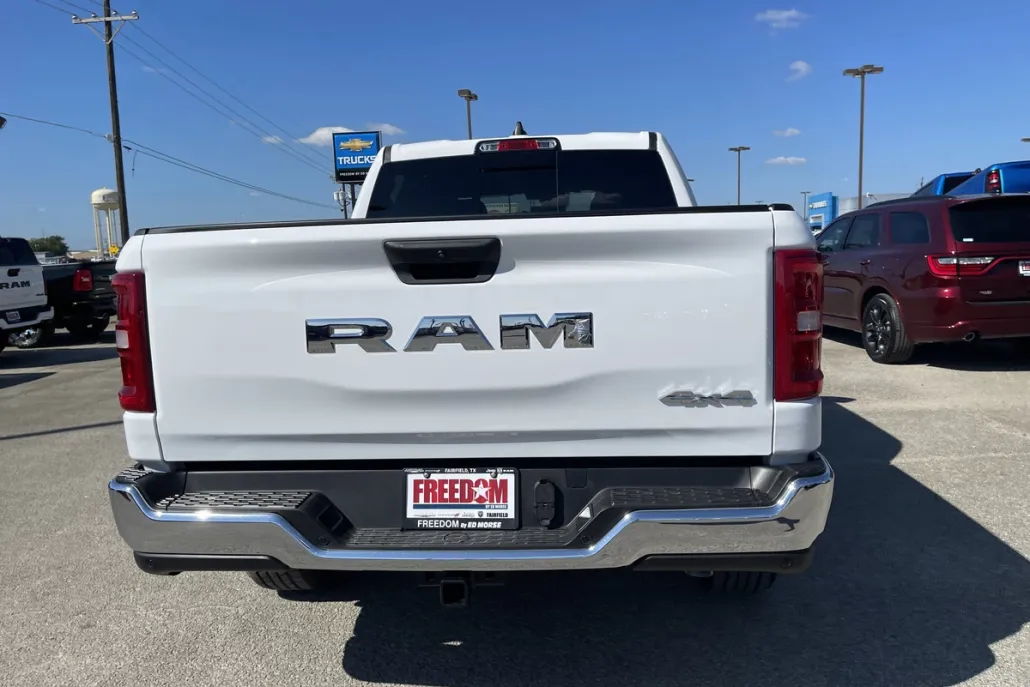 2025 Ram 1500 Tradesman photo 1