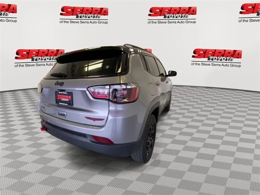 2023 Jeep Compass Trailhawk photo 1