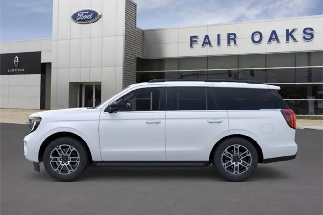 2025 Ford Expedition photo 1