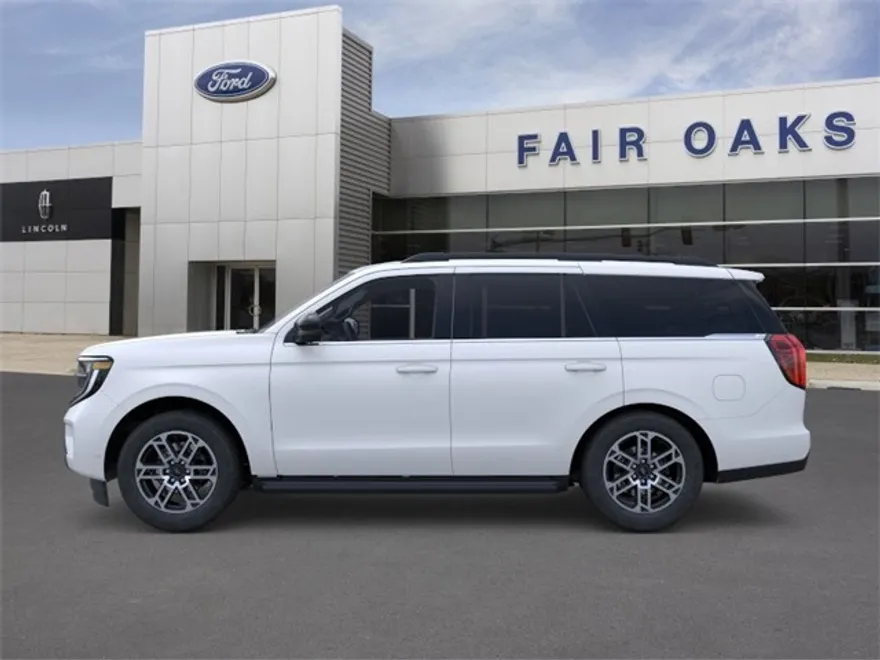 2025 Ford Expedition photo 1