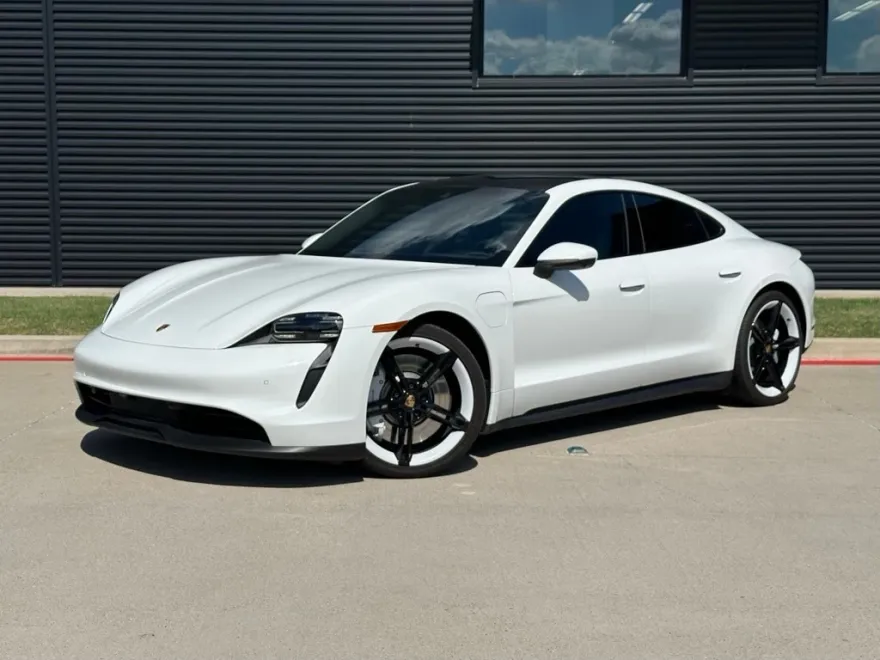 2023 Porsche Taycan photo 1