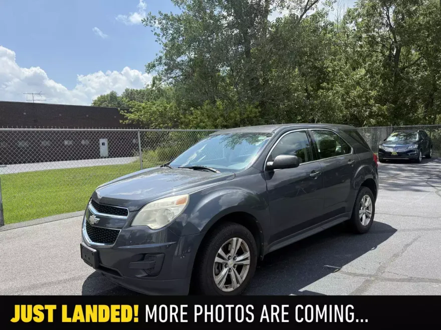 2011 Chevrolet Equinox LS photo 1